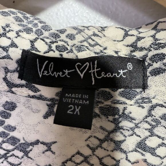 Velvet Heart Button-Up Blouse Beige & Gray Snake Print Women’s Size 2X - Picture 8 of 11